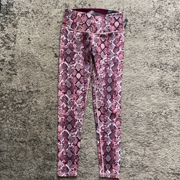 🌸 NWT Victoria’s Secret Pink Snake Set 32DD Small - Picture 4 of 13